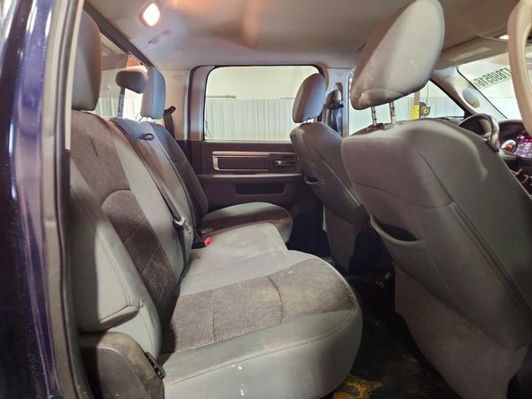 2014 RAM 1500 SLT CREW CAB 4X4