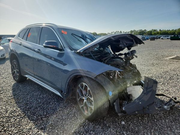 2021 BMW X1 sDrive28i — Passenger 3/4