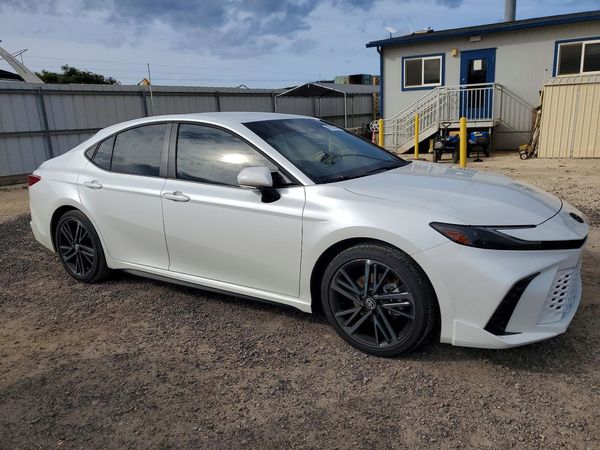 2026 TOYOTA CAMRY