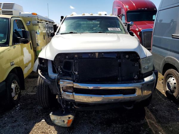 2016 RAM 5500 CREW CAB CHASSIS