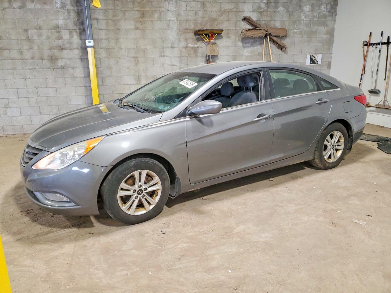 2013 HYUNDAI SONATA GLS/ GLS Popular