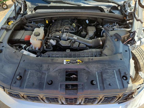 2024 JEEP GRAND CHEROKEE L LAREDO 4X2
