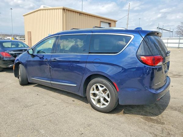 2017 CHRYSLER PACIFICA