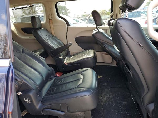 2017 CHRYSLER PACIFICA