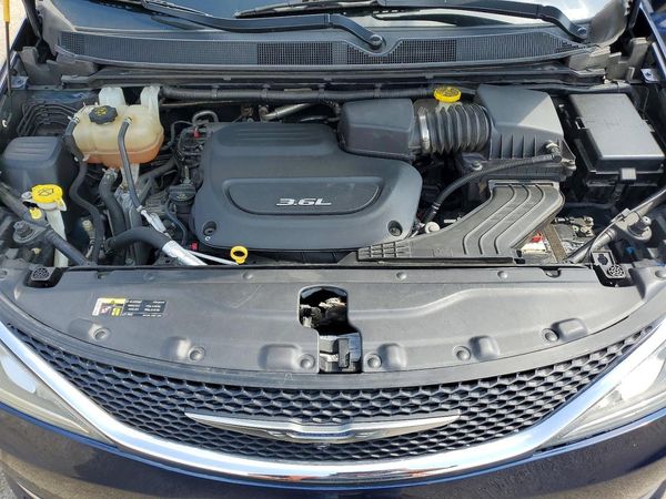 2017 CHRYSLER PACIFICA