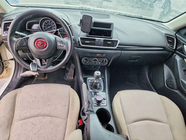 2015 MAZDA 3