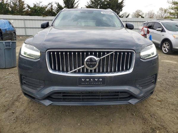 2020 VOLVO XC90 Momentum