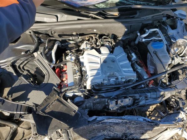 2014 AUDI S5/RS5 quattro Premium Plus — Engine bay