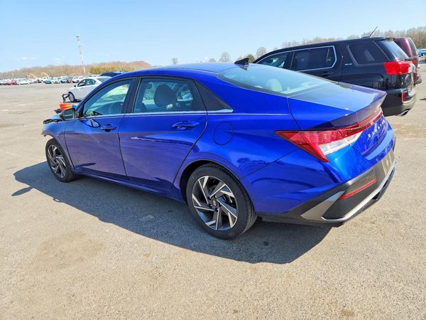 2024 HYUNDAI ELANTRA
