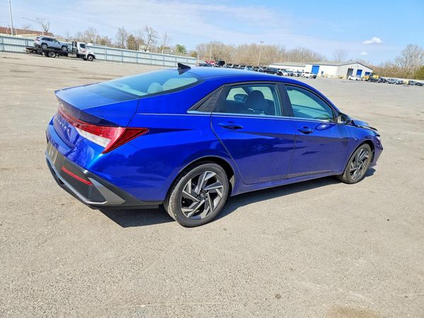 2024 HYUNDAI ELANTRA