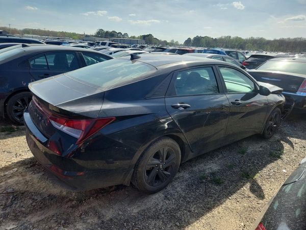 2022 HYUNDAI ELANTRA