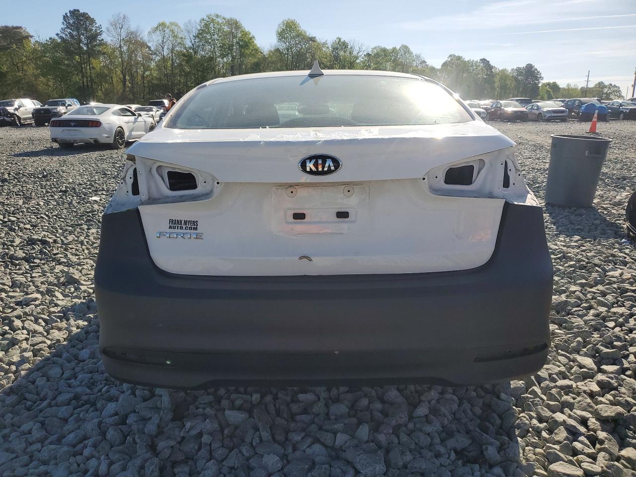 2017 KIA FORTE LX Base