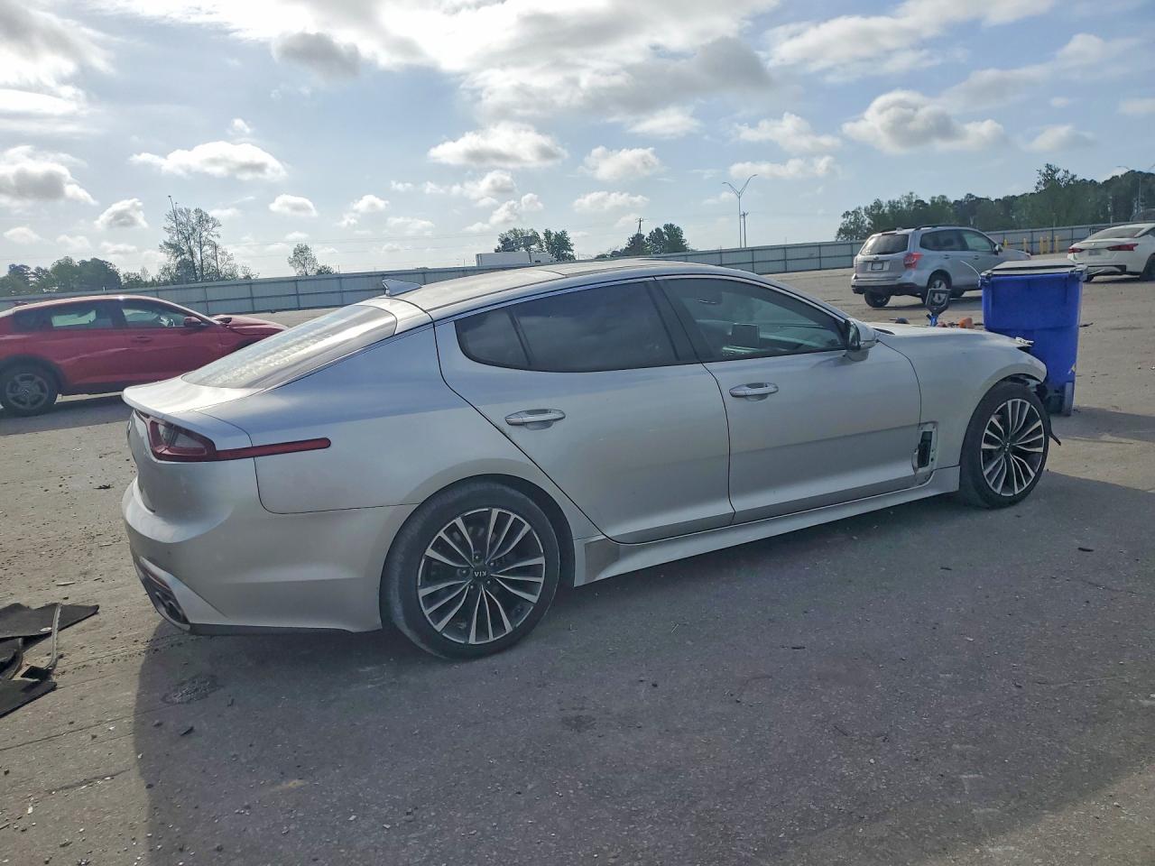 2018 KIA STINGER Premium