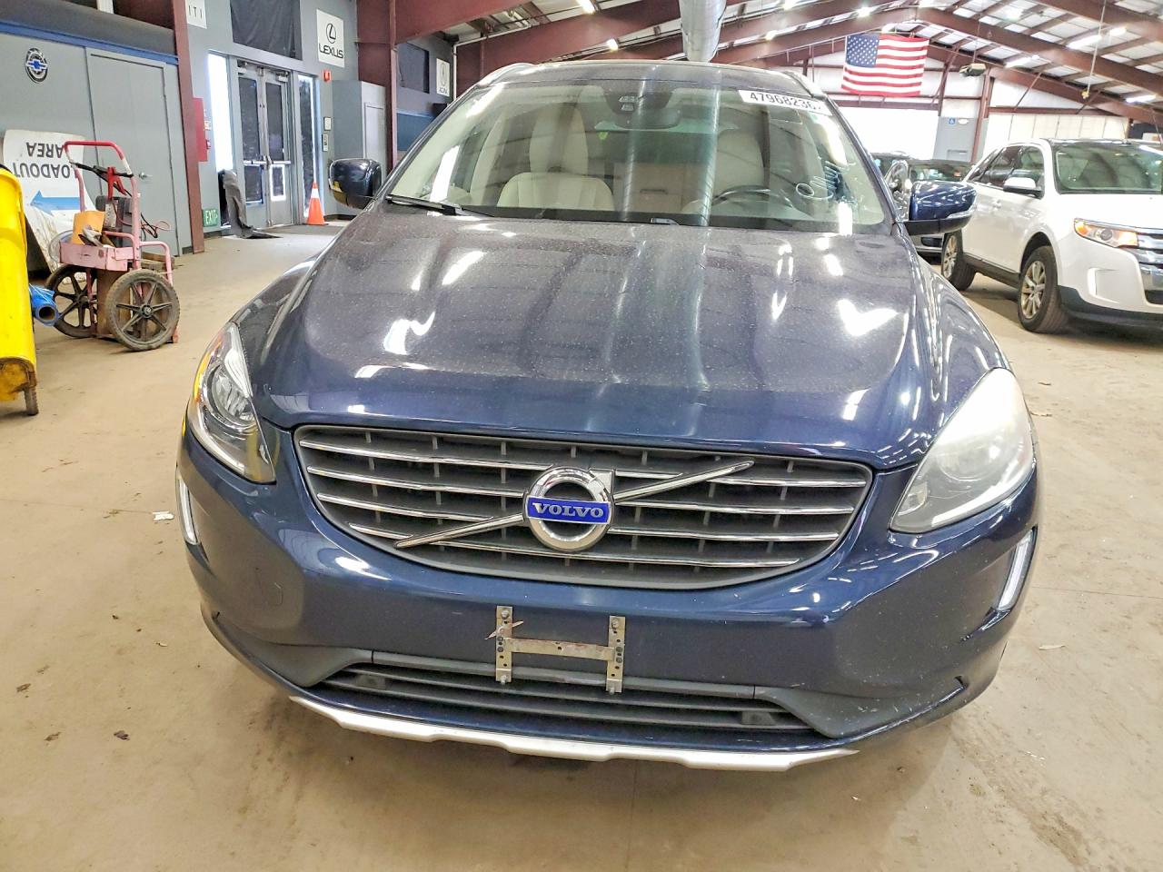 2015 VOLVO XC60 Premier (non R design)