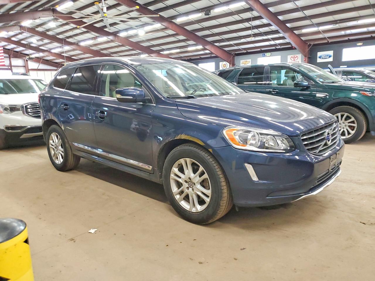 2015 VOLVO XC60 Premier (non R design)