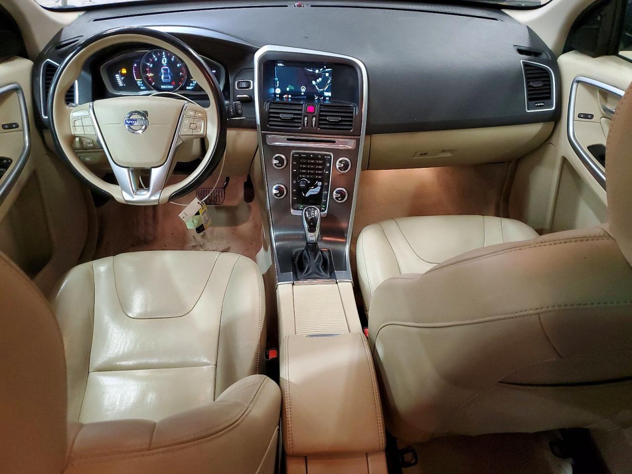 2015 VOLVO XC60 Premier (non R design)