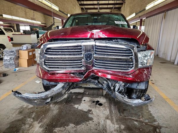 2019 RAM 1500 CLASSIC SLT