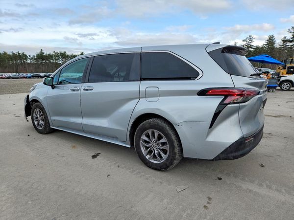 2021 TOYOTA SIENNA LE
