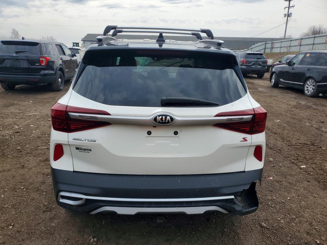 2021 KIA SELTOS S
