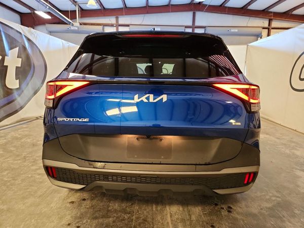 2023 KIA SPORTAGE X-LINE