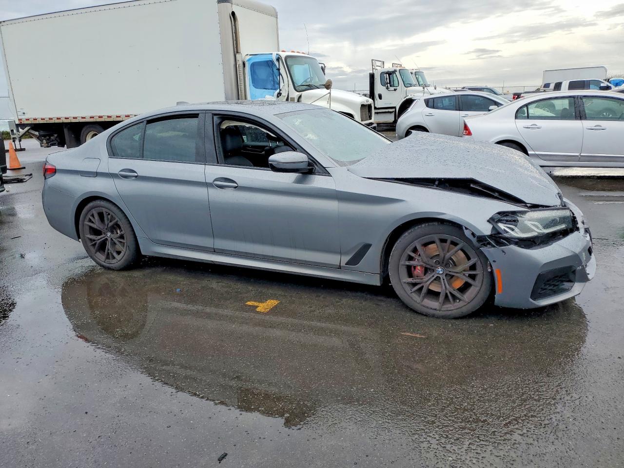 2023 BMW 530