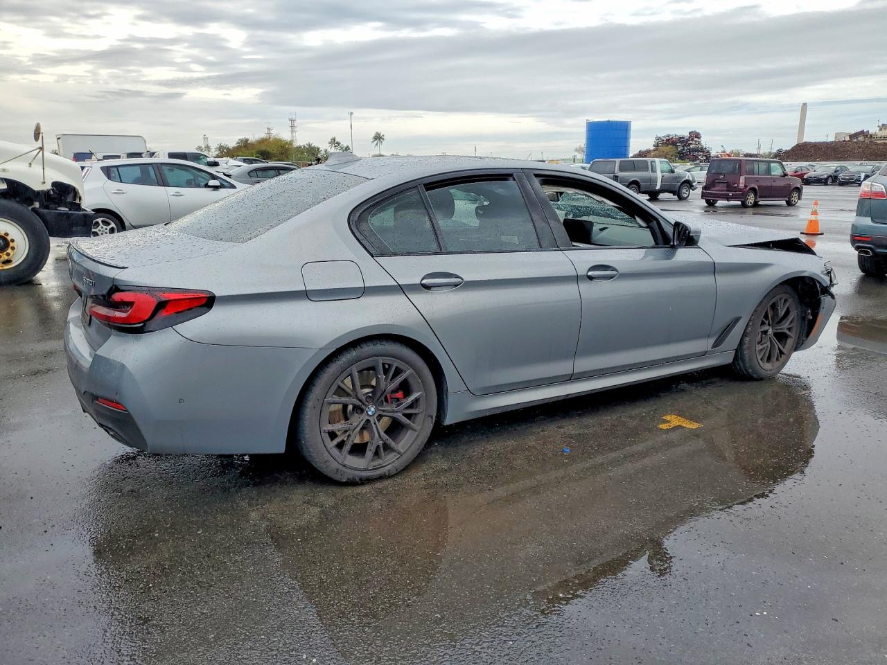 2023 BMW 530