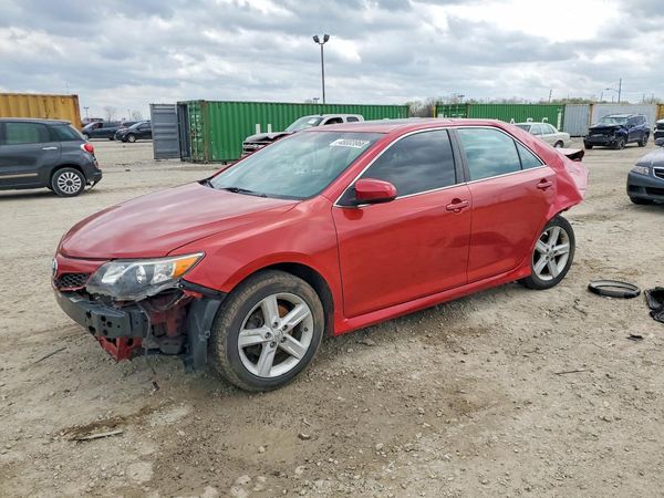 2014 TOYOTA CAMRY