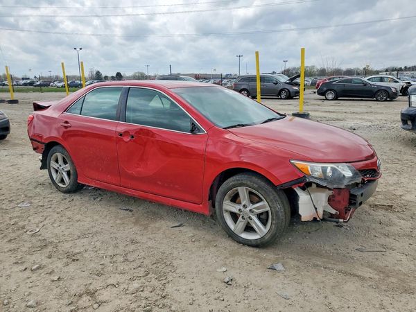2014 TOYOTA CAMRY