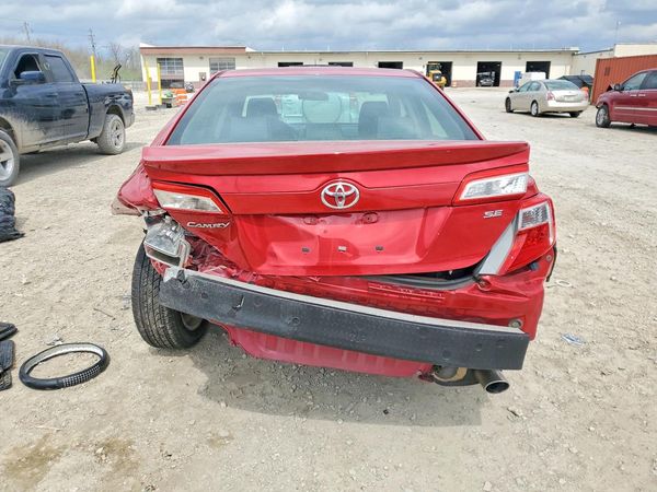 2014 TOYOTA CAMRY
