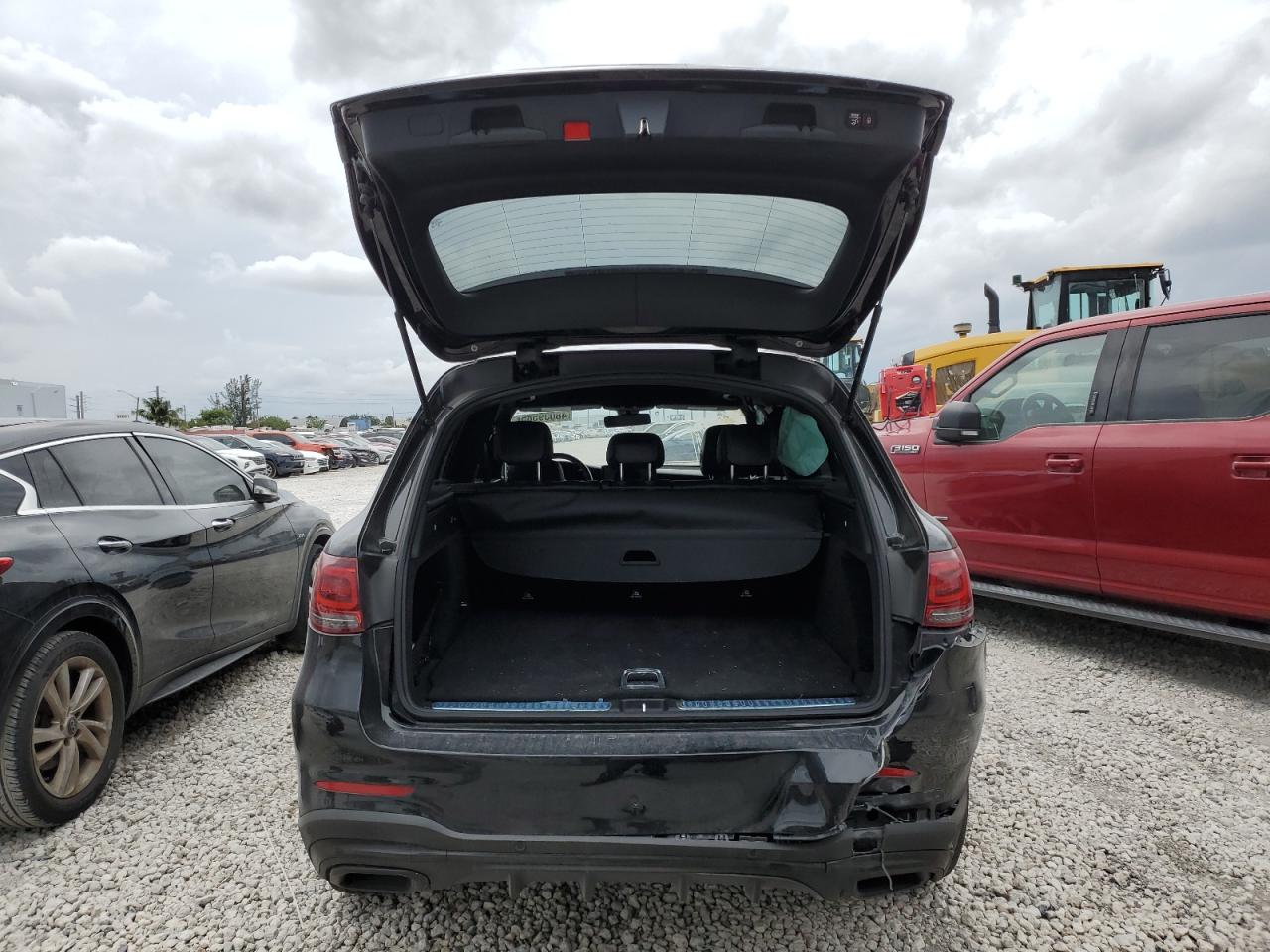 2021 MERCEDES-BENZ GLC