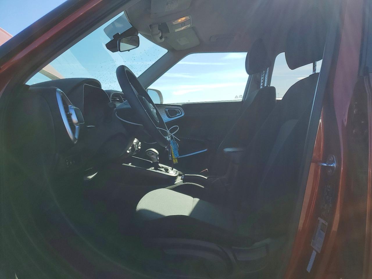 2023 KIA SOUL LX, S
