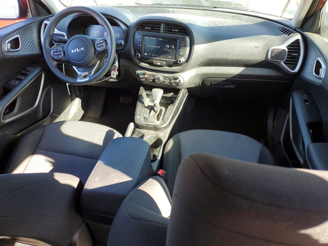 2023 KIA SOUL LX, S