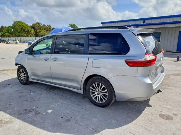 2019 TOYOTA SIENNA