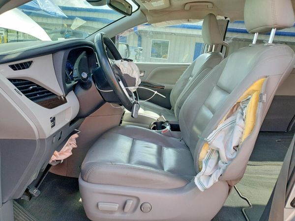 2019 TOYOTA SIENNA