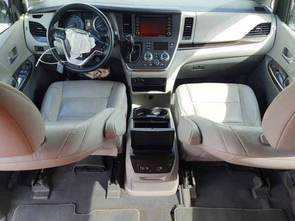 2019 TOYOTA SIENNA