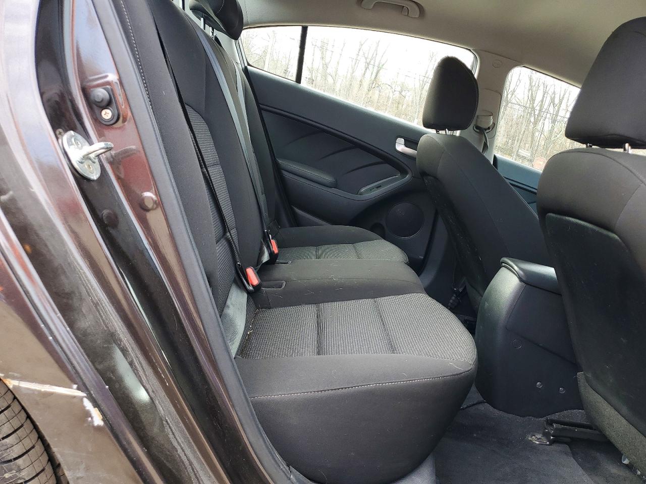 2017 KIA FORTE LX Base