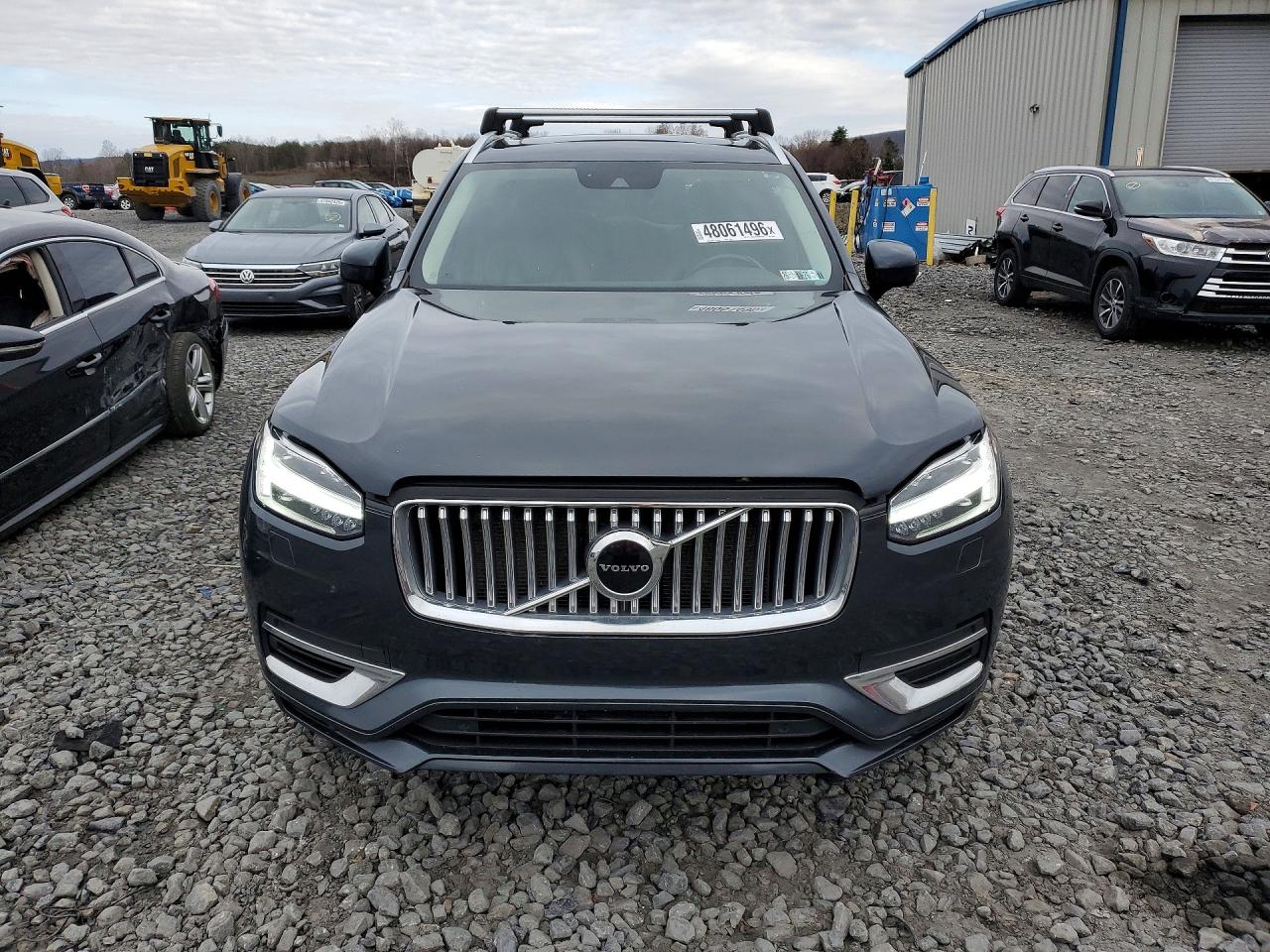 2021 VOLVO XC90 Momentum