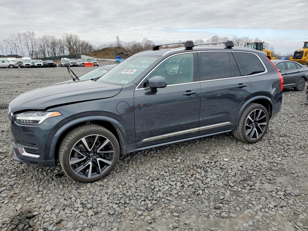 2021 VOLVO XC90 Momentum