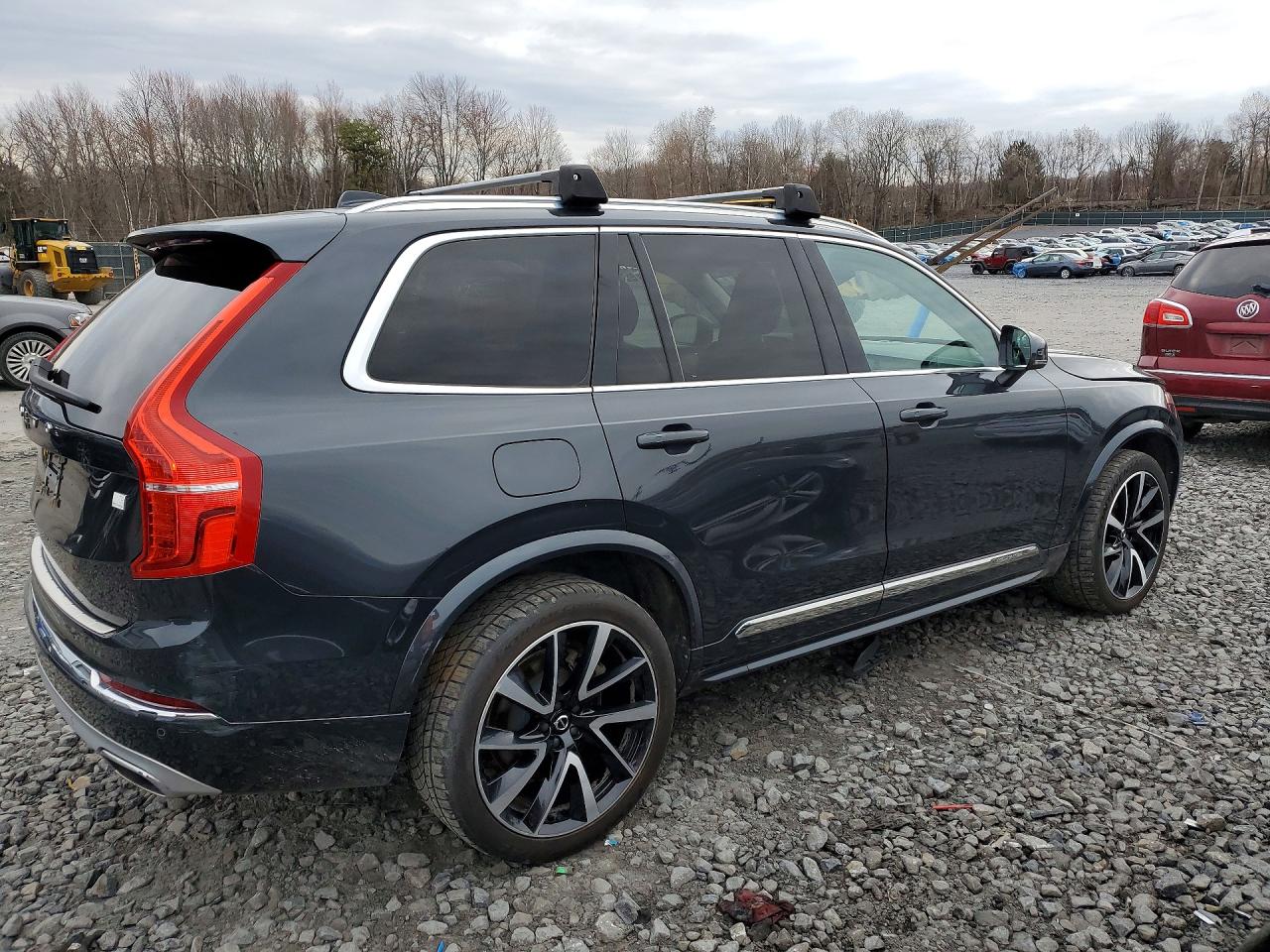 2021 VOLVO XC90 Momentum
