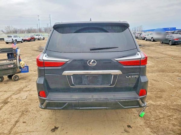 2016 LEXUS LX 570