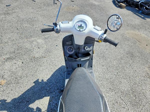 2022 GENUINE SCOOTER CO. SCOOTER