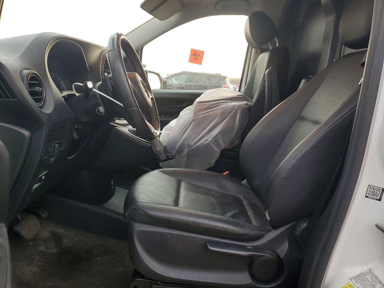 2017 MERCEDES-BENZ METRIS