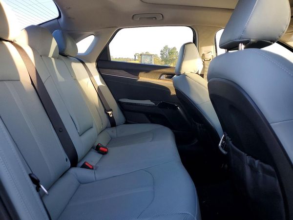2022 KIA K5 EX