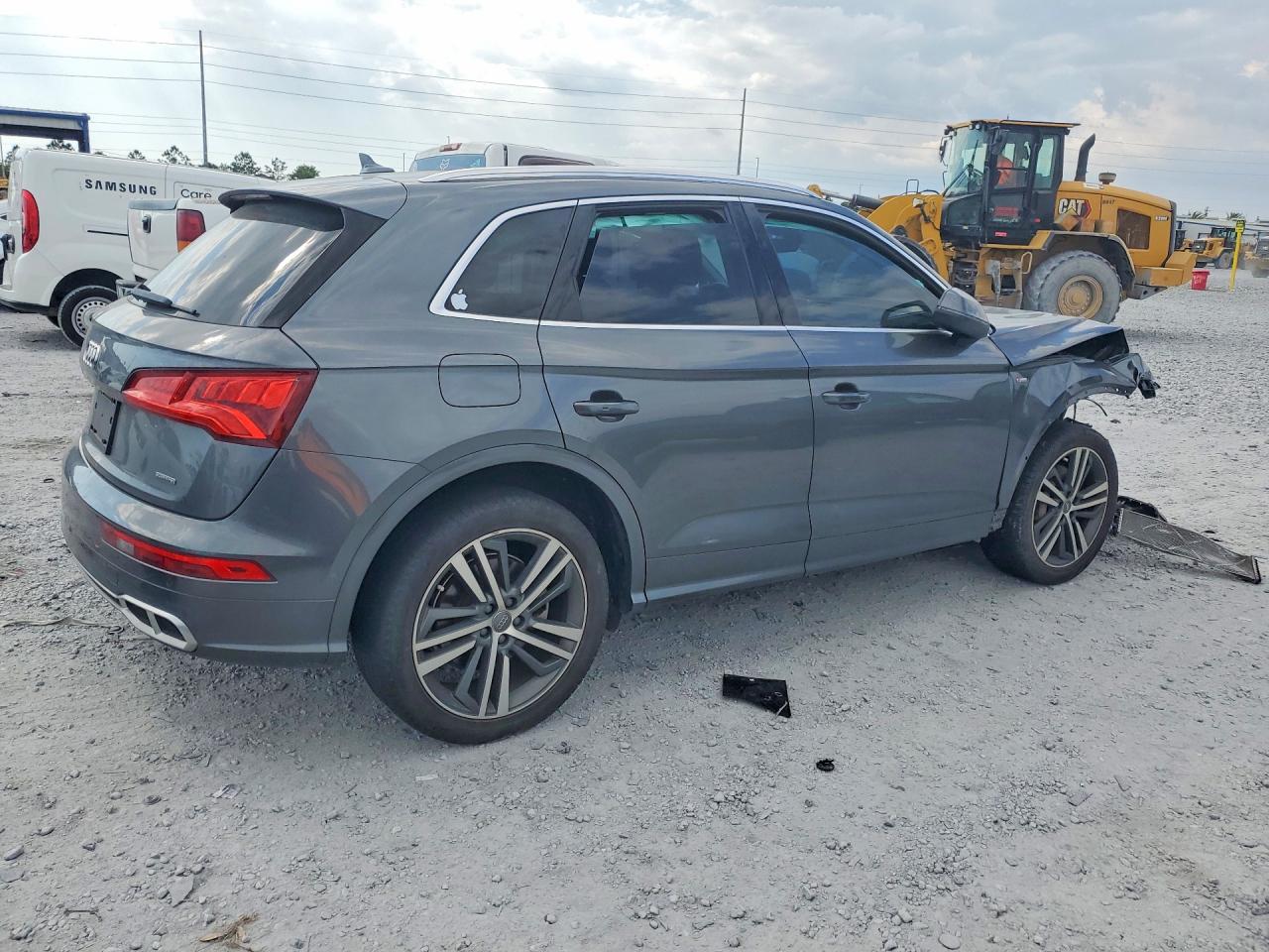 2020 AUDI Q5 E quattro Premium Plus