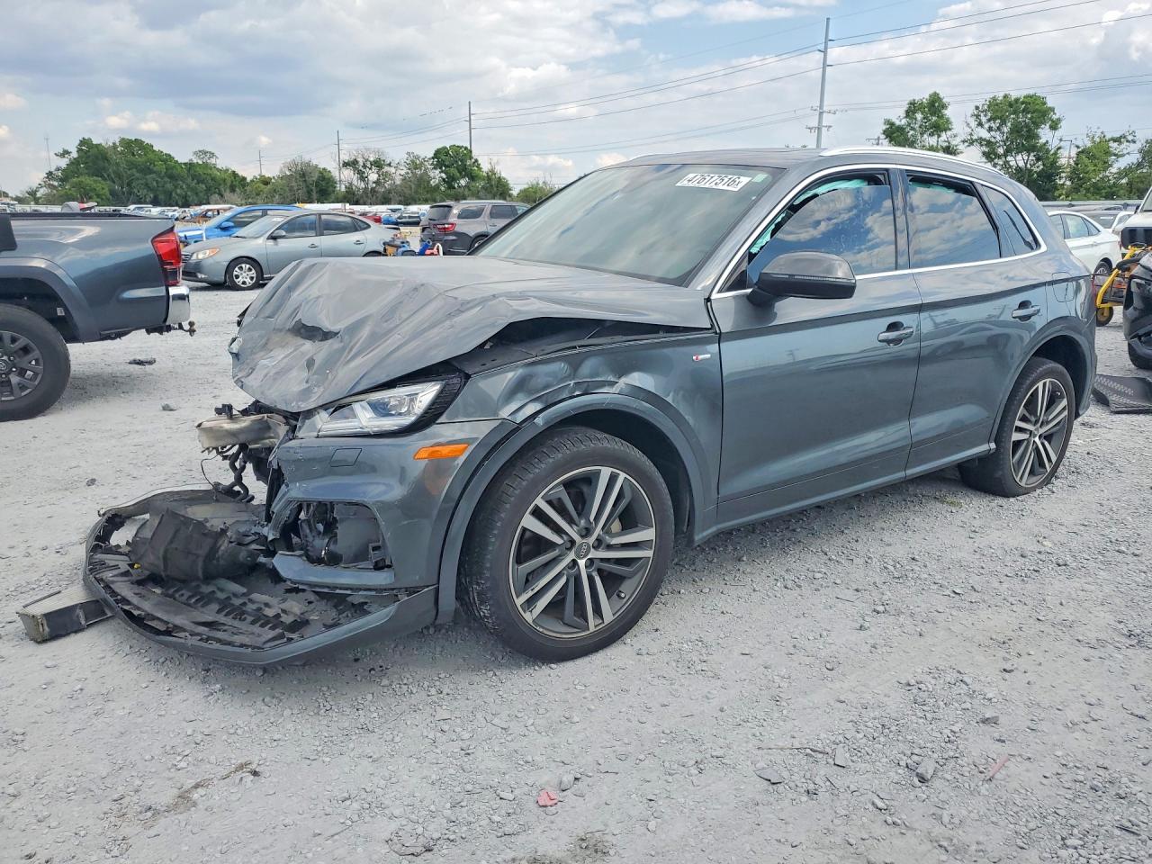 2020 AUDI Q5 E quattro Premium Plus