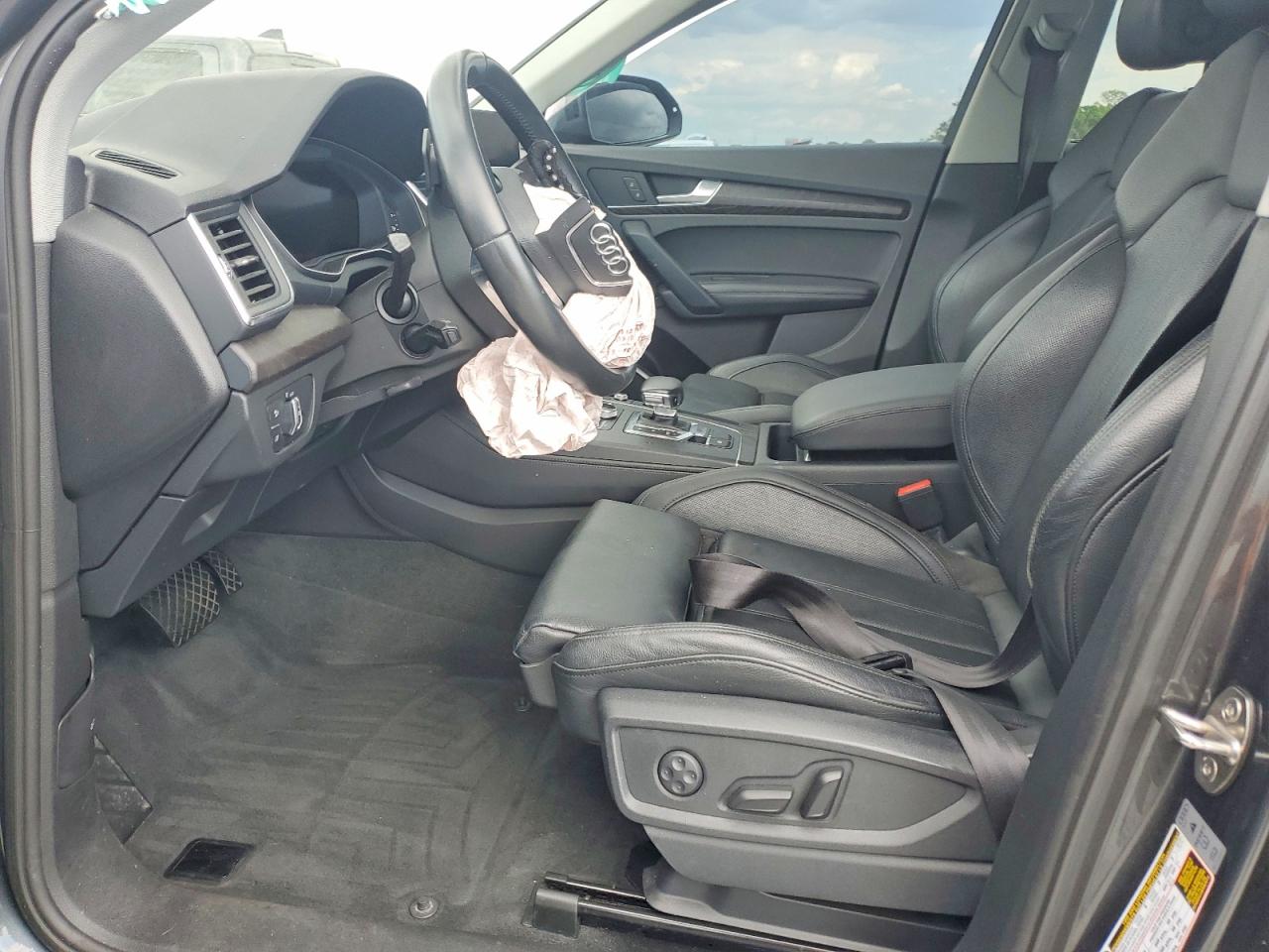 2020 AUDI Q5 E quattro Premium Plus