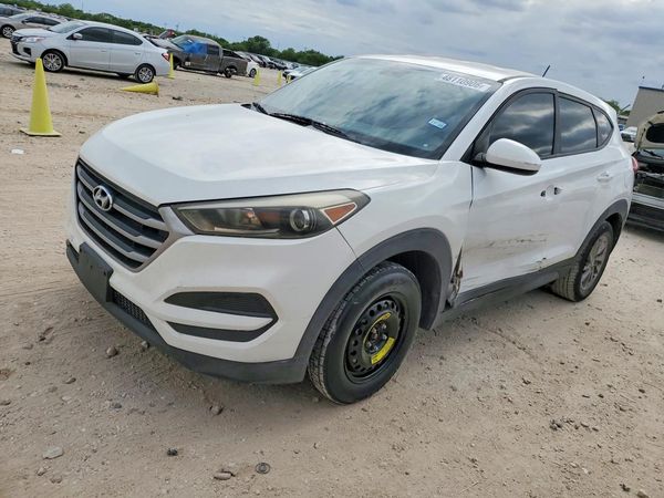 2017 HYUNDAI TUCSON SE (no options)
