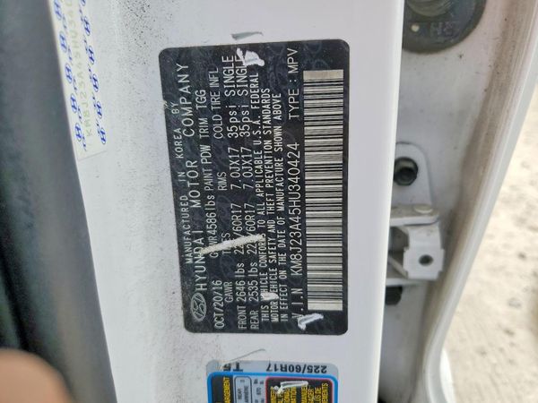 2017 HYUNDAI TUCSON SE (no options)