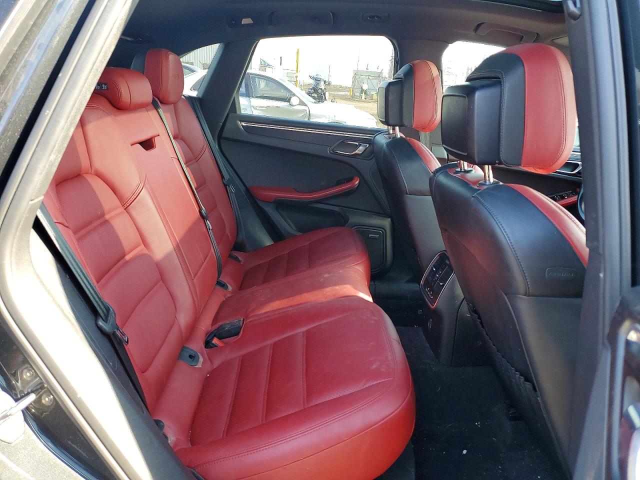 2017 PORSCHE MACAN