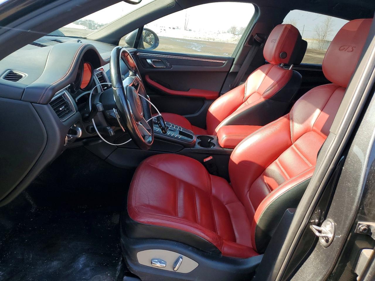 2017 PORSCHE MACAN